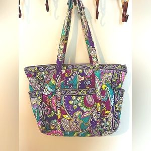Vera Bradley large “Heather” pattern tote bag with zipper closure